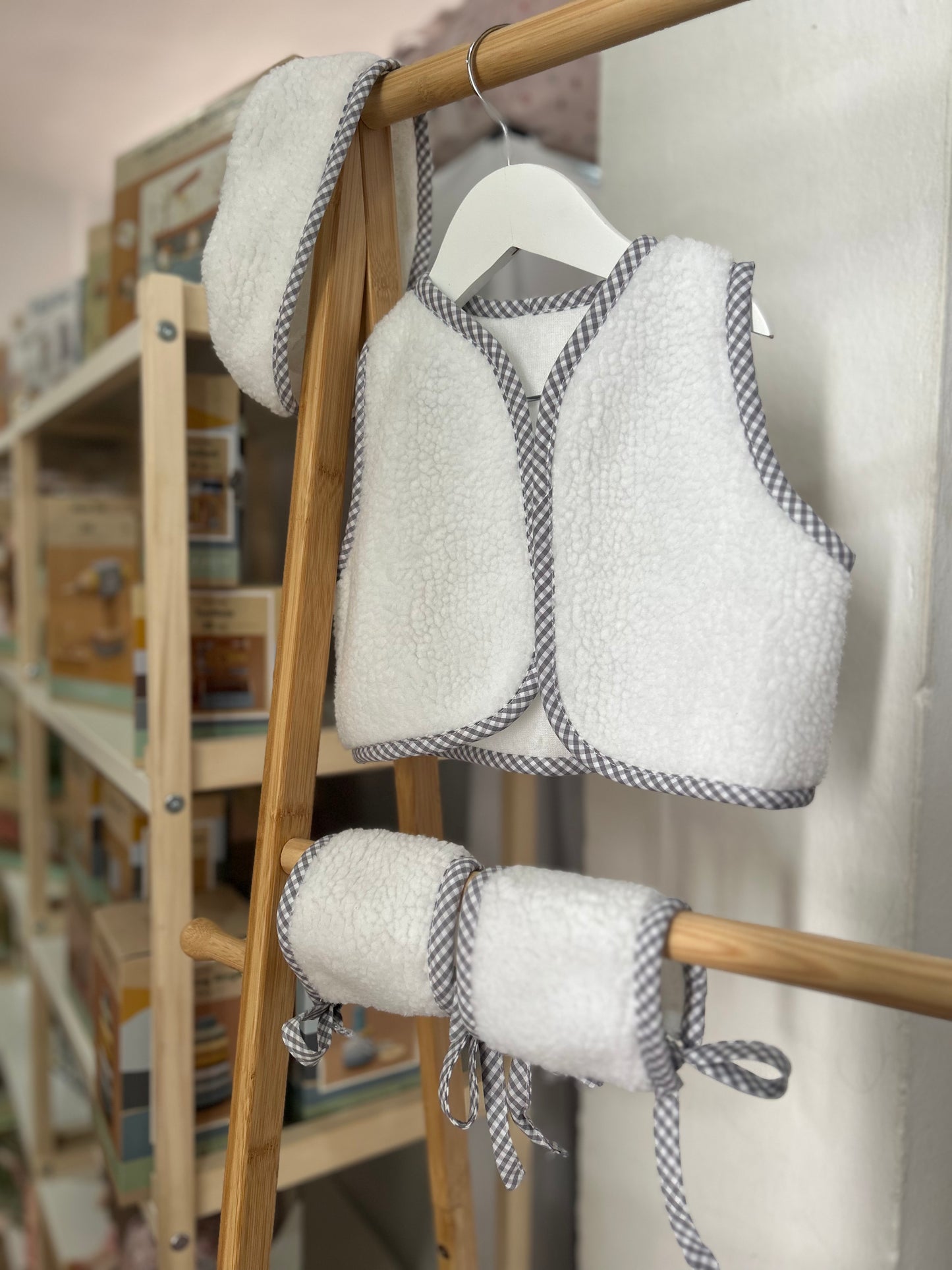 Traje pastorcillo vichy gris