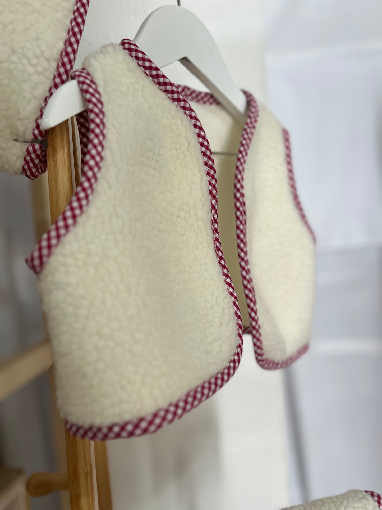 Traje pastorcillo vichy rojo