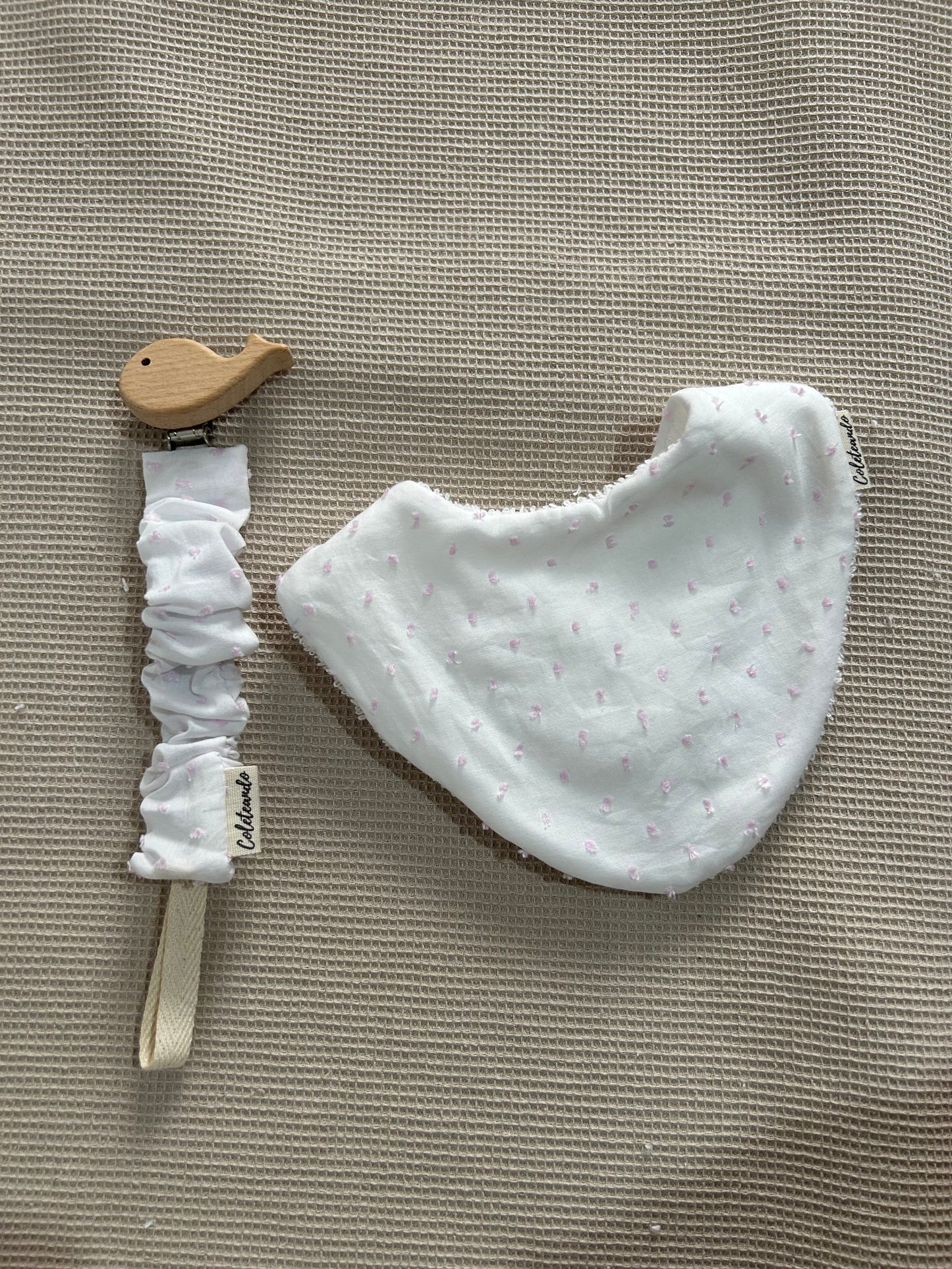 Chupetero plumeti blanco y rosa