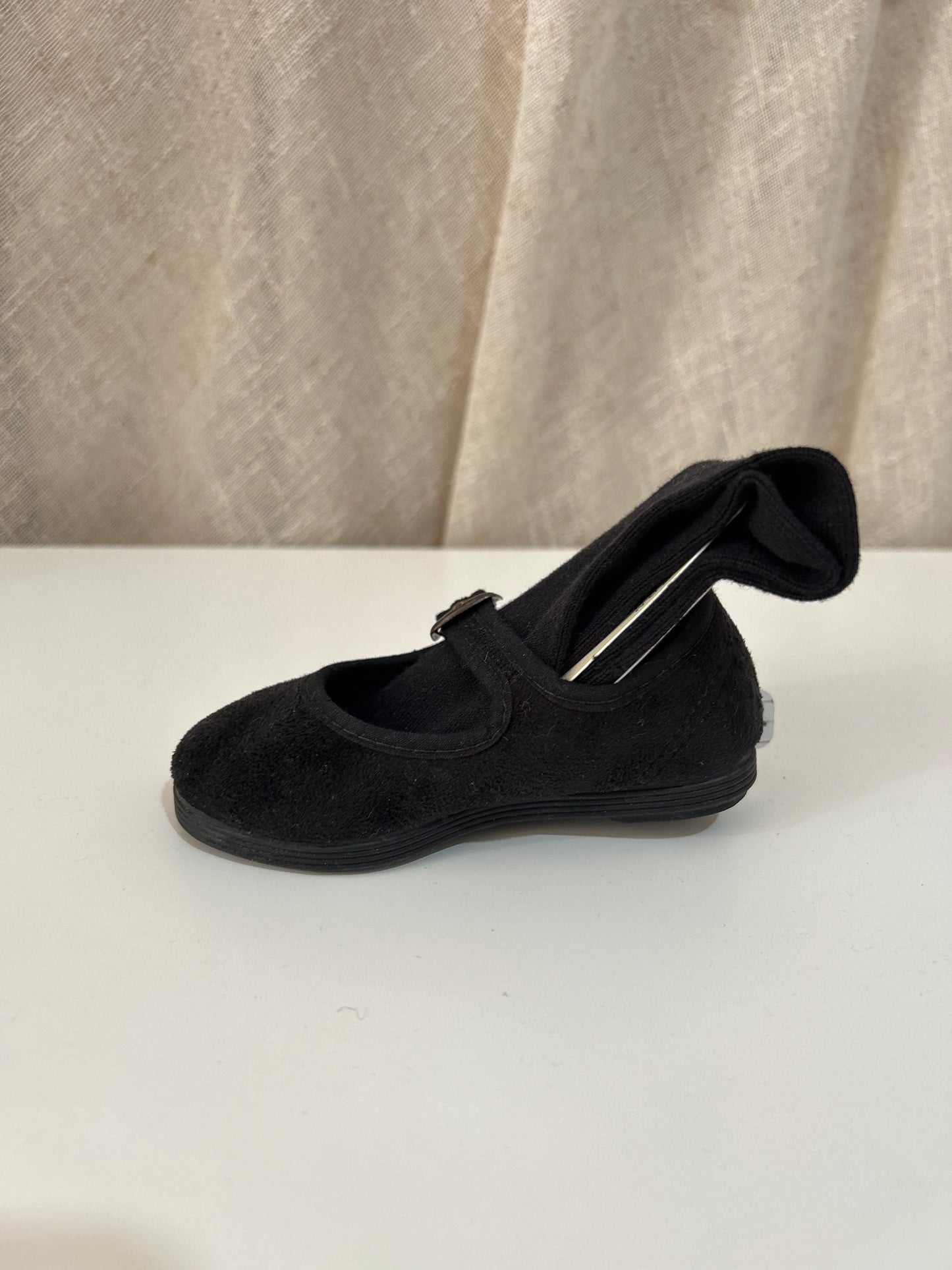 Merceditas negras antelina