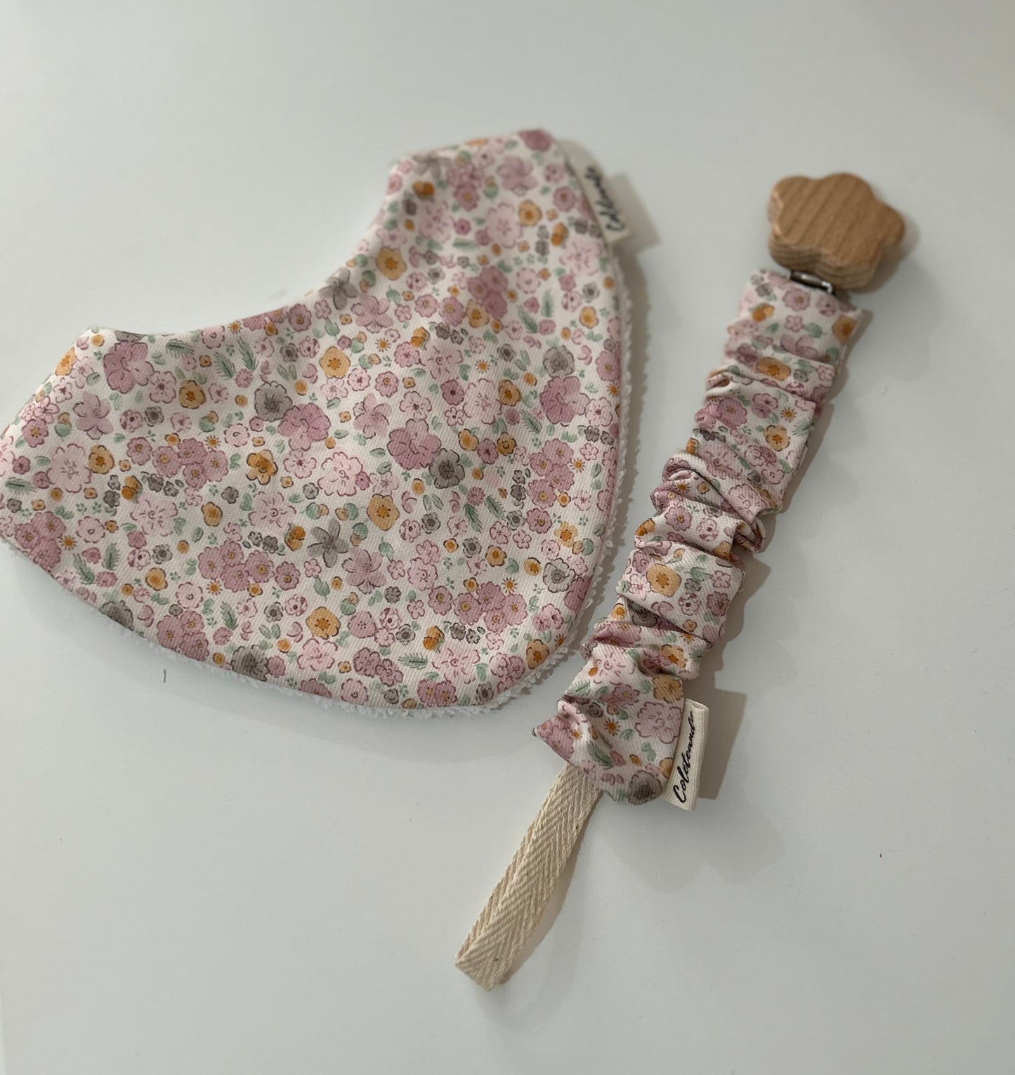 Babero Amalia rosa