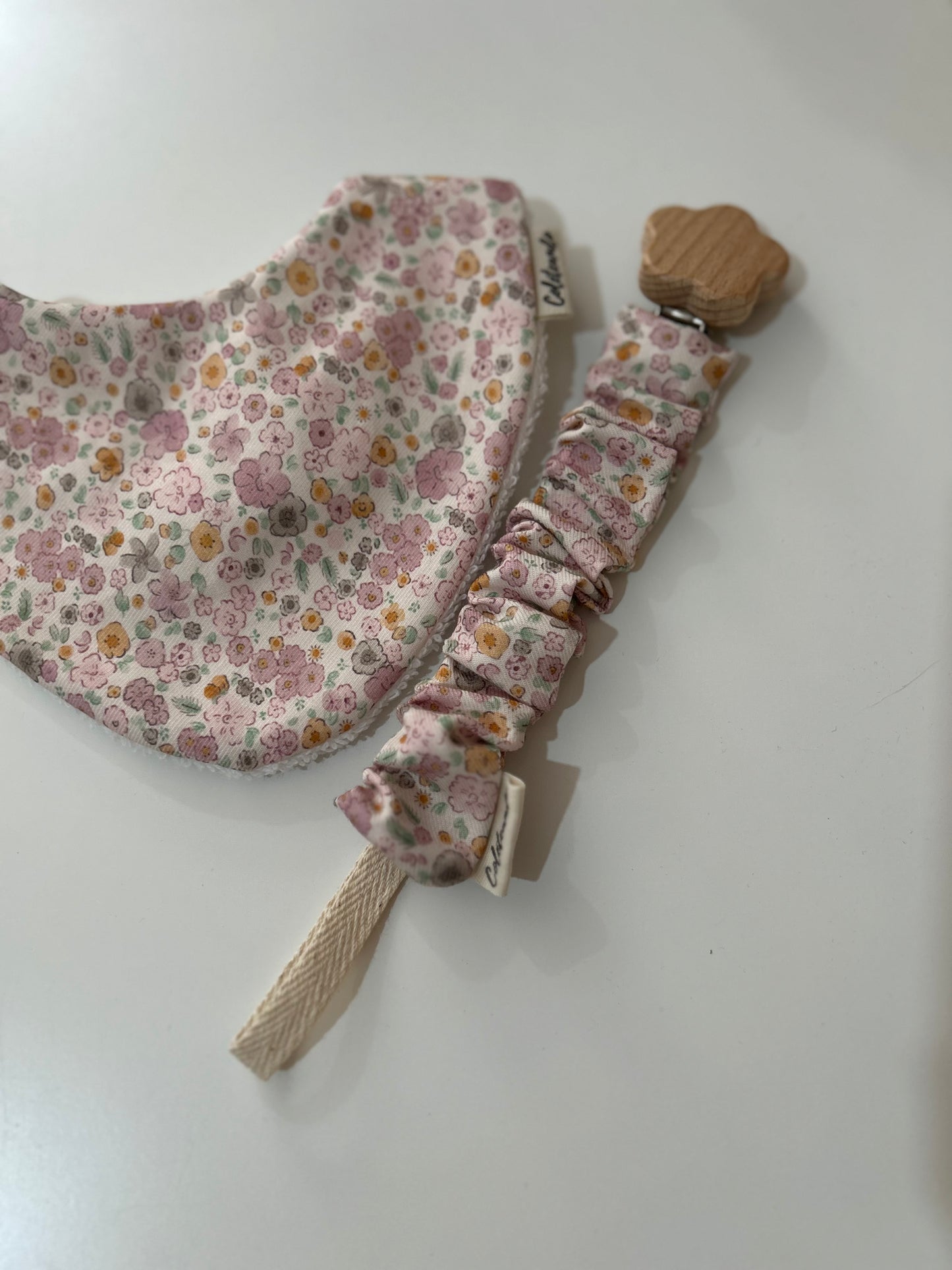 Babero Amalia rosa