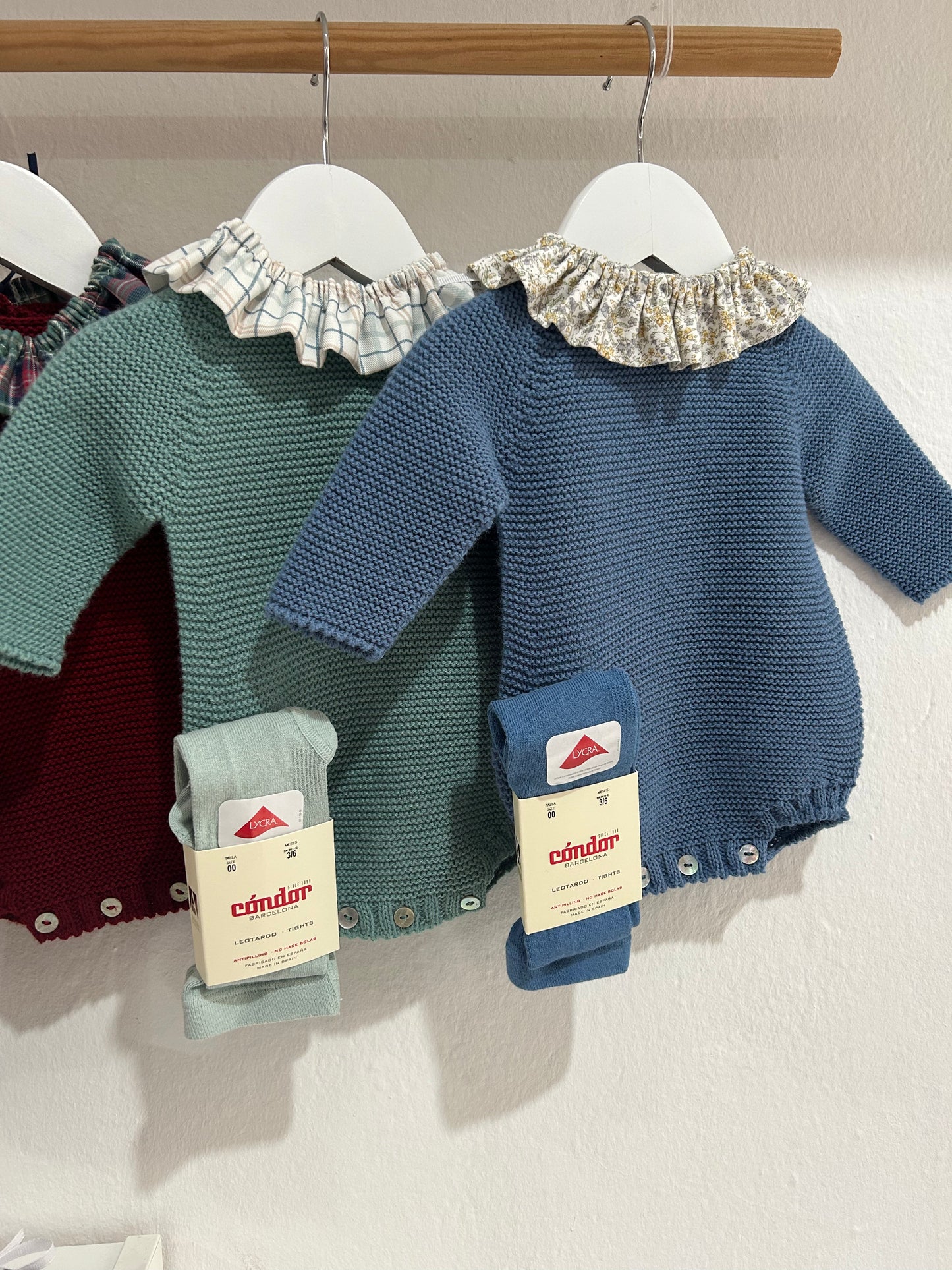 Pelele punto verde agua