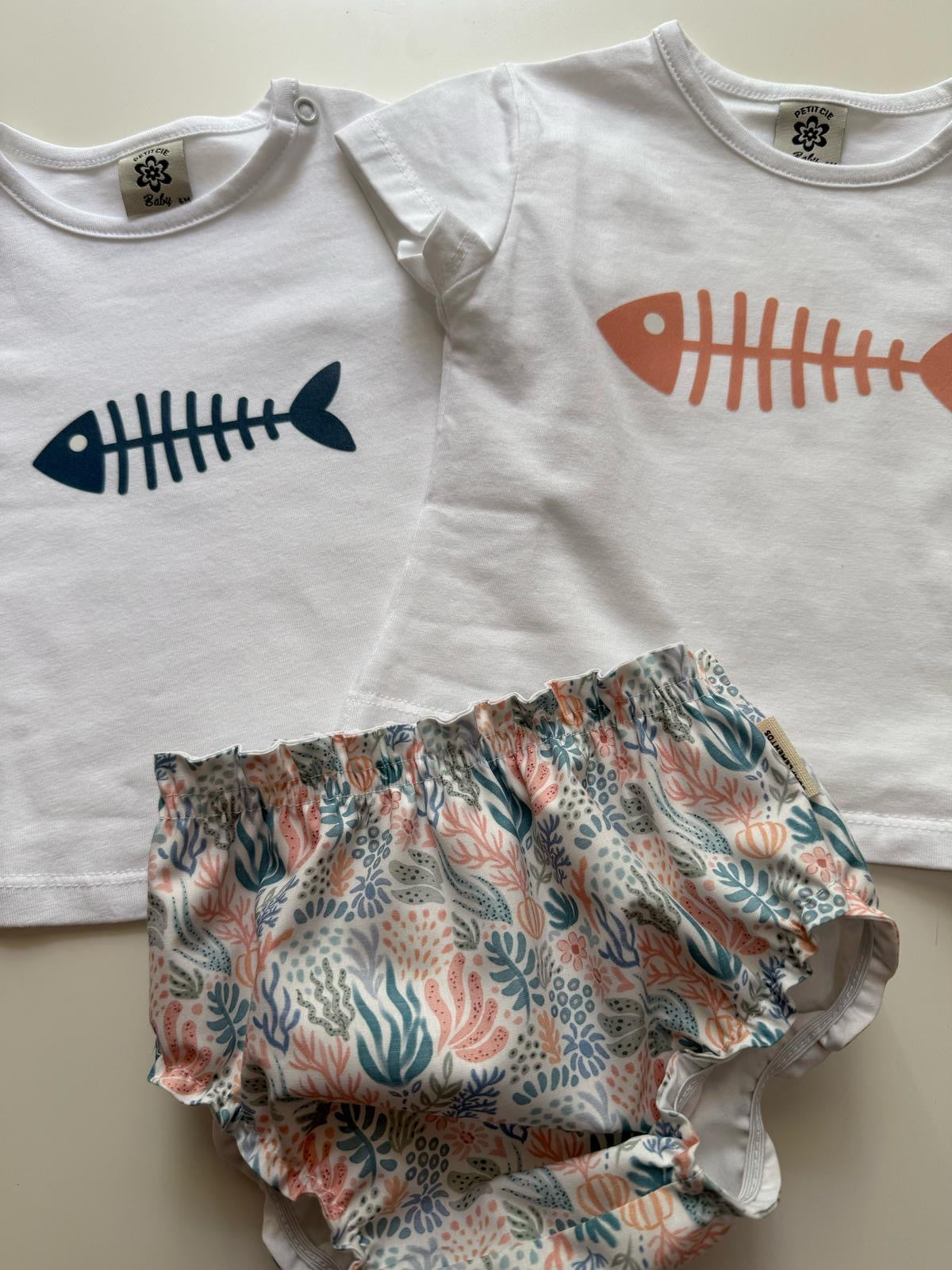 Camiseta blanca pescado