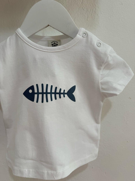 Camiseta blanca pescado