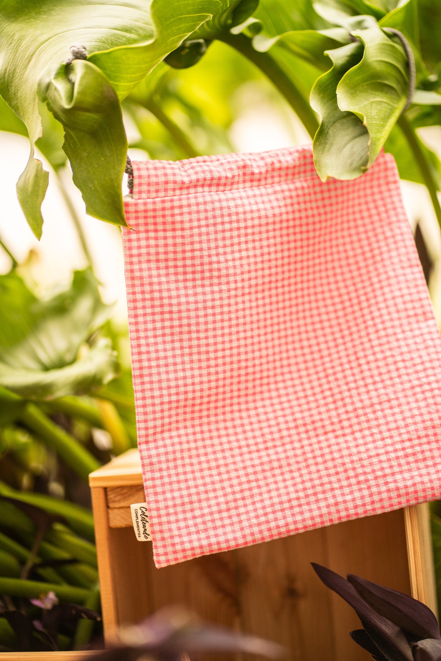 Bolso de playa rosa flúor