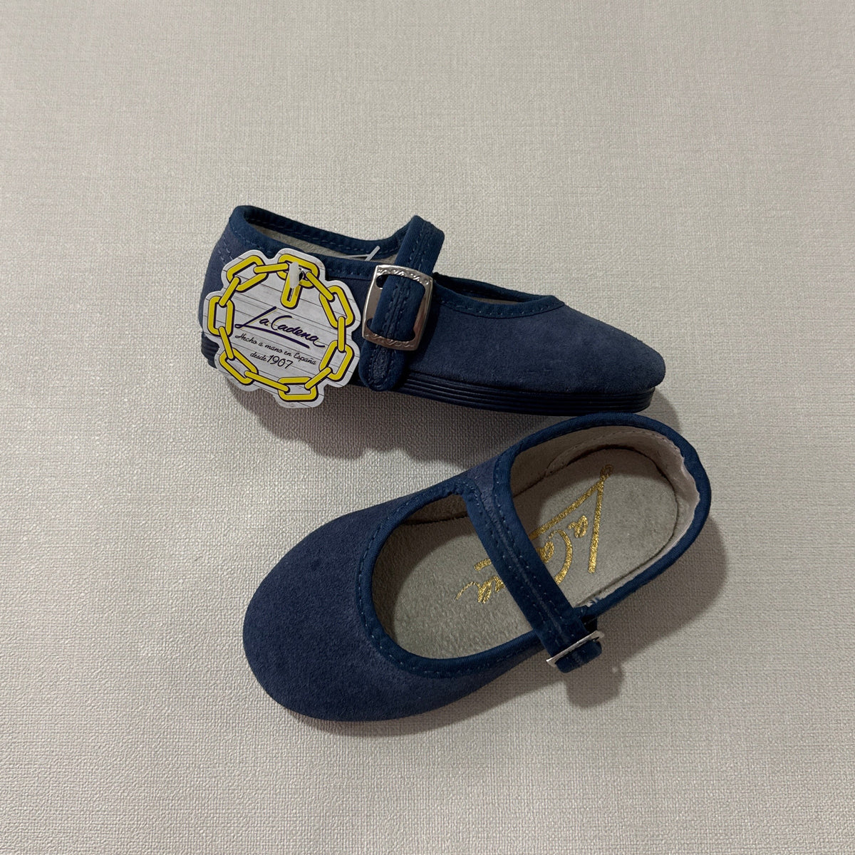 Mercedita Lapis lazuli piel