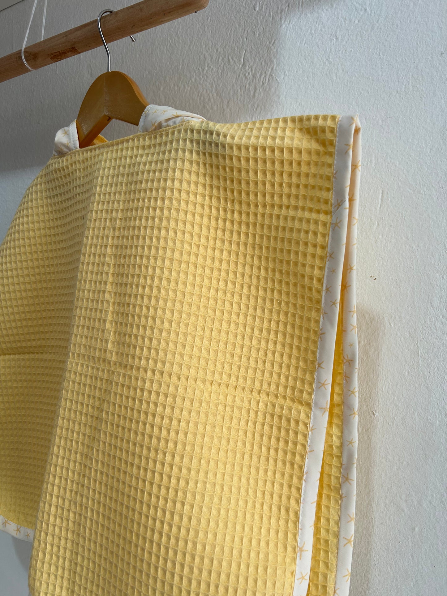 Poncho estrellas amarillas