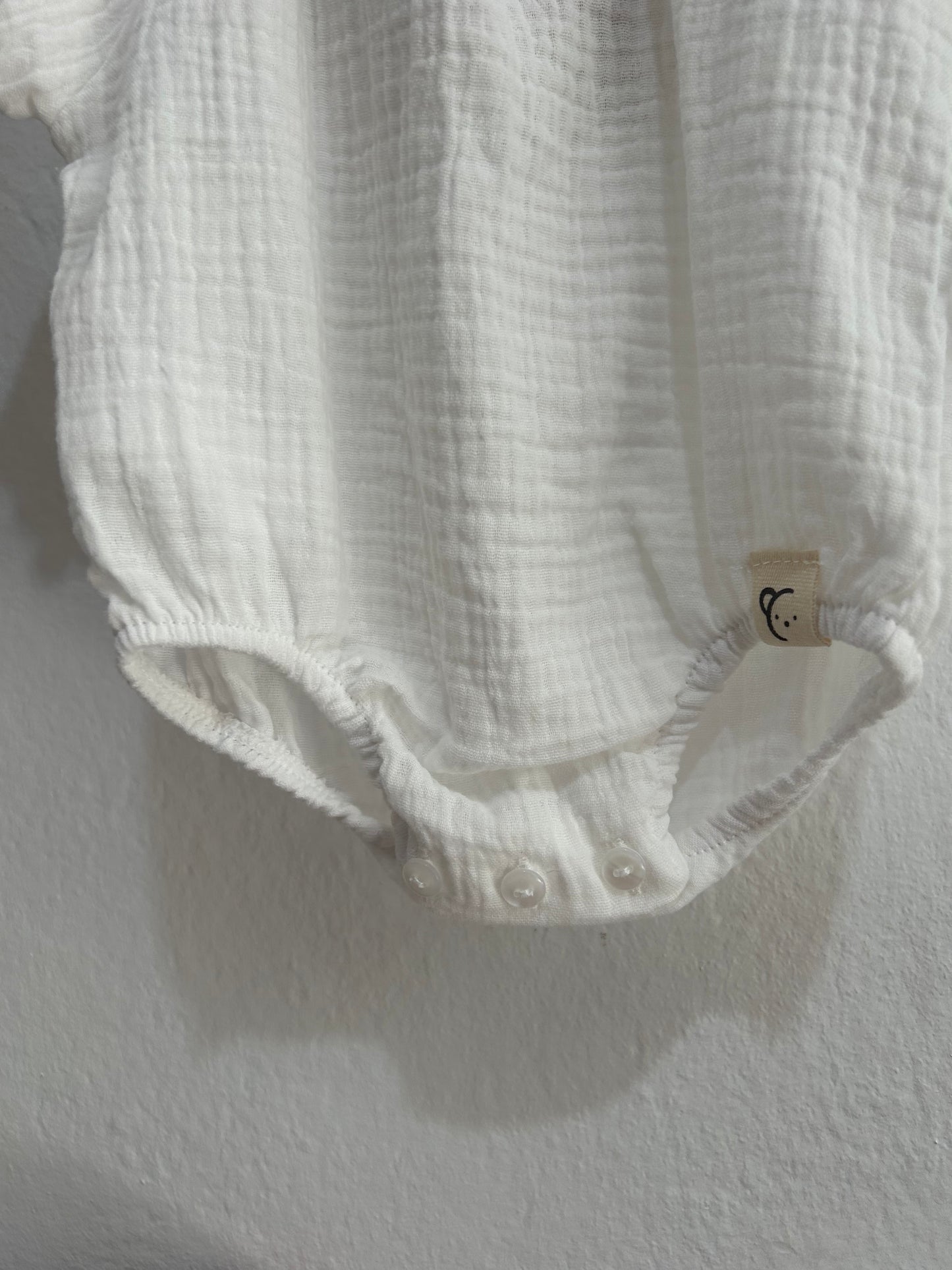 Pelele bambula fruncido blanco