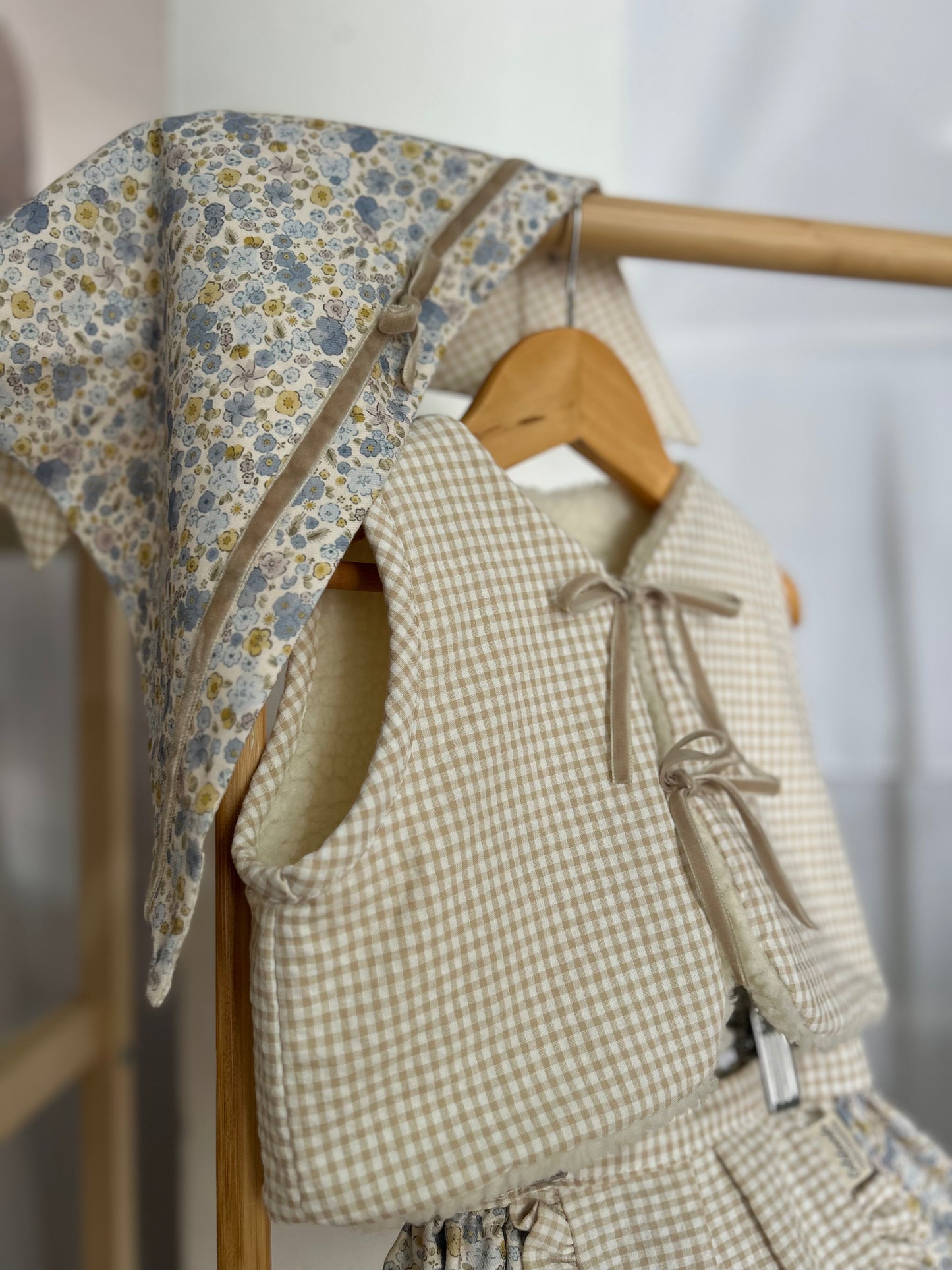 Traje pastrocilla flores