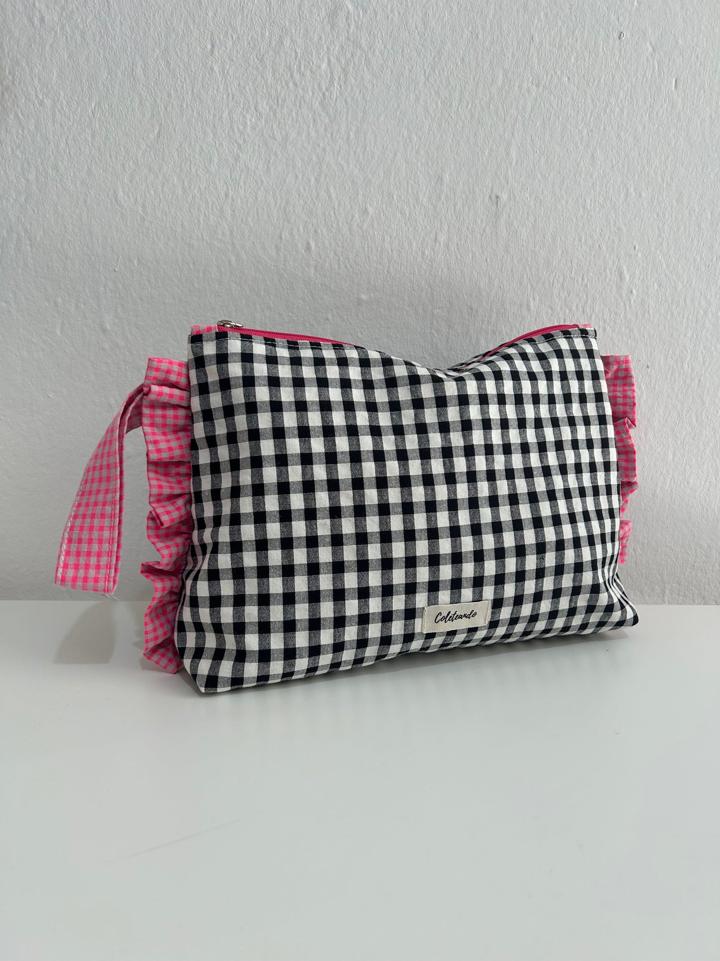 Neceser volante vichy negro y rosa fluor