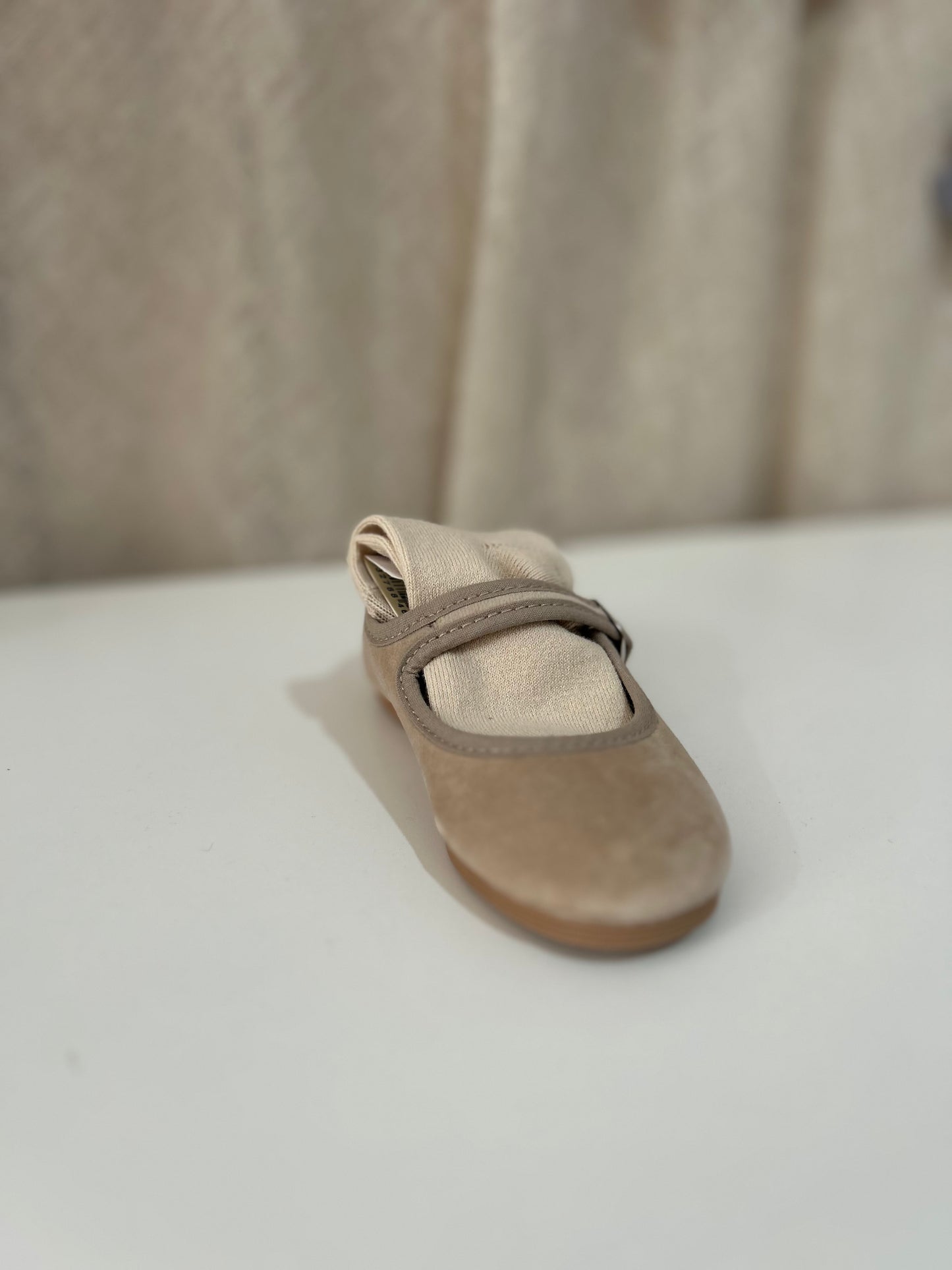 Merceditas Beige terciopelo