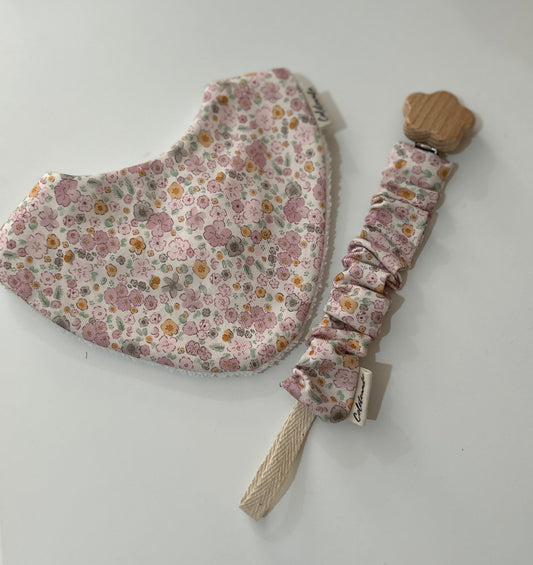Babero Amalia rosa